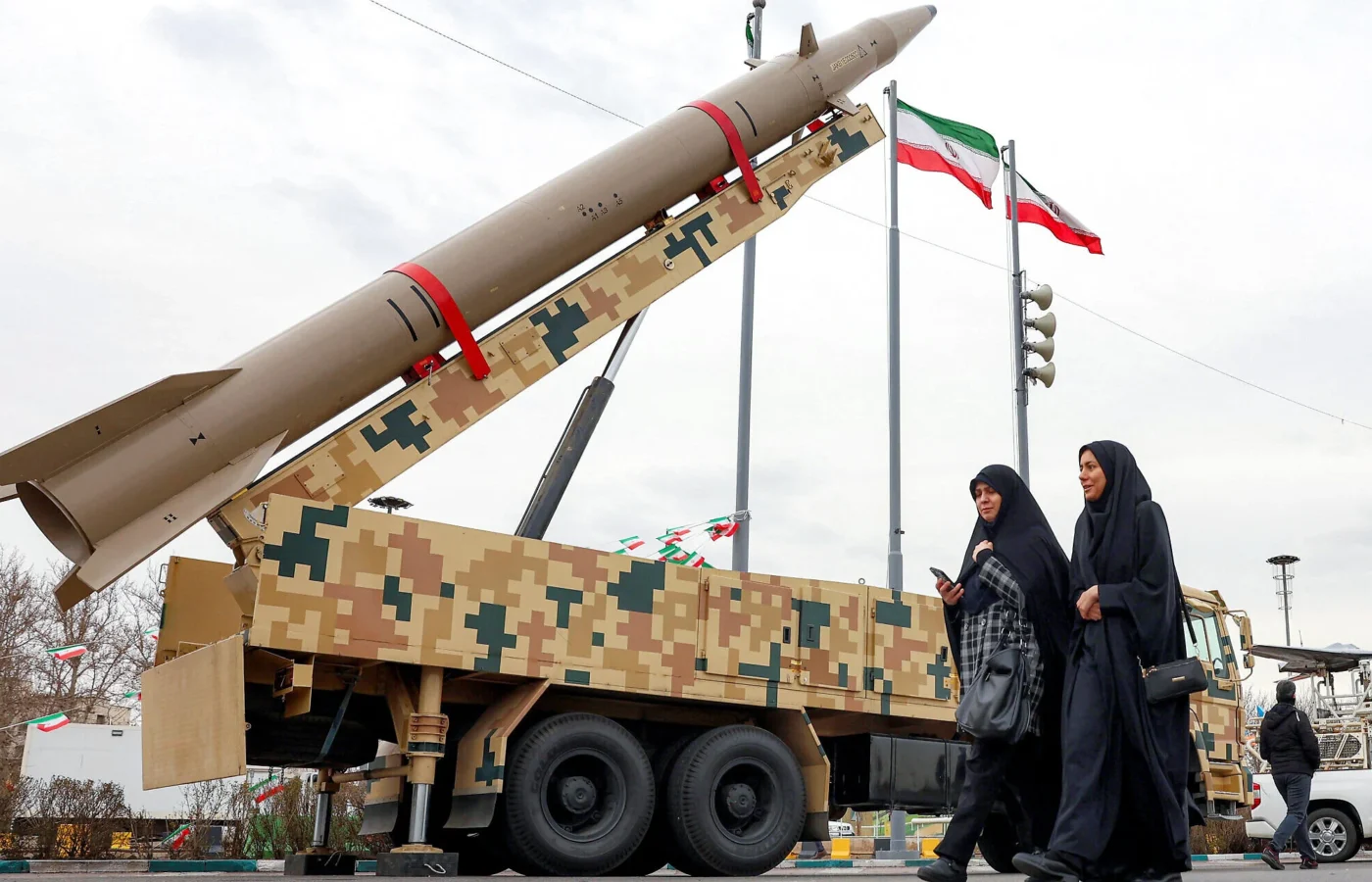 Ιρανός στρατηγός απειλεί ευθέως την Κύπρο: Θα εκτοξεύσουμε όσους πυραύλους χρειαστεί, για να φύγουν οι Αμερικανοί από εκεί