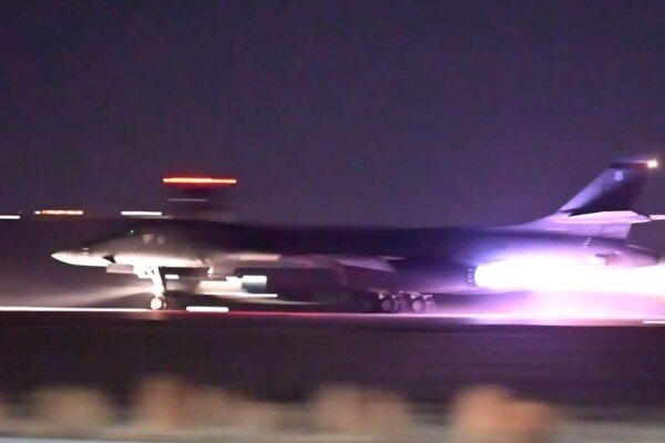 ΗΠΑ: Βαριά βομβαρδιστικά B-1 πραγματοποίησαν επίθεση κατά τη διάρκεια της νύχτας στο Ιράν