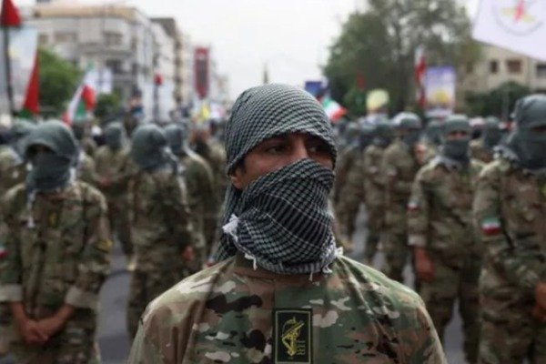 Οι Φρουροί της Επανάστασης προκαλούν τον Τραμπ