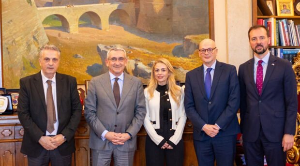 Συνάντηση του Περιφερειάρχη Νοτίου Αιγαίου με τον Πρέσβη της Πολωνίας στην Ελλάδα