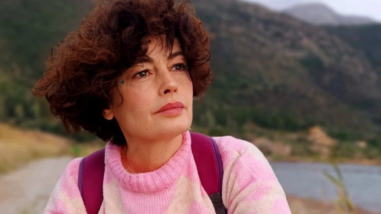 Σοφία Πανάγου: «Ένιωσα μια βαθιά συγκίνηση που επιστρέψαμε στο «Σόι», αλλά ταυτόχρονα μια μεγάλη ασφάλεια και οικειότητα»