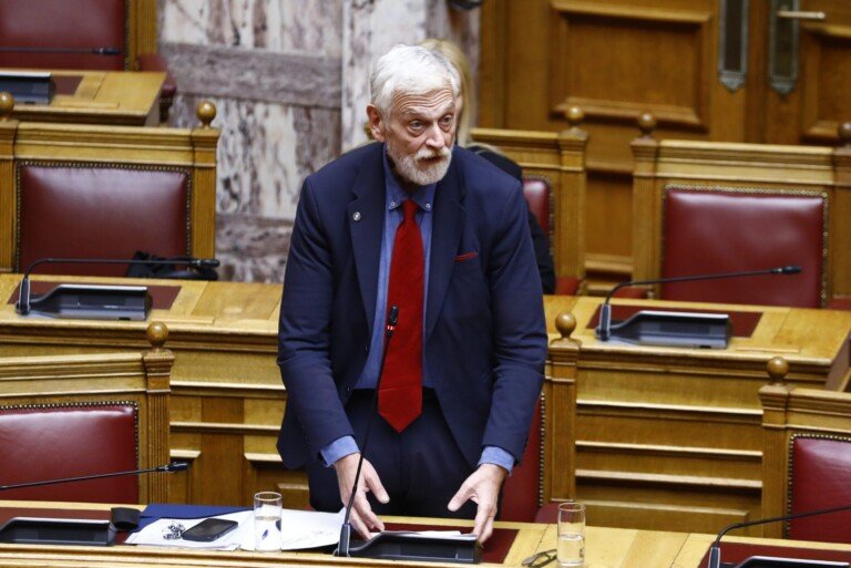 Λοβέρδος: Περίπου 1.500 άτομα έχουν αιτηθεί να επιστρέψουν στην Ελλάδα από τα ΗΑΕ