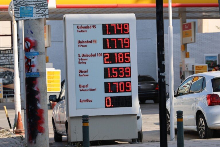 Αυξημένη η κίνηση στα πρατήρια καυσίμων – Πού κυμαίνονται οι τιμές