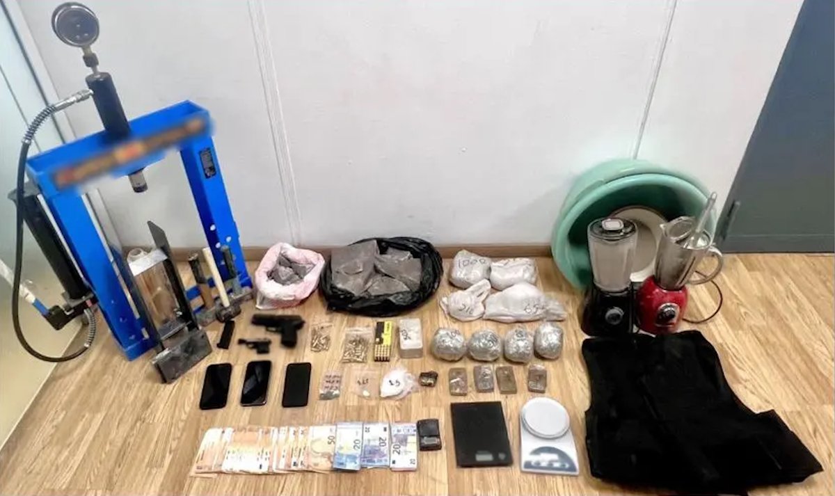 «Ξεδοντιάστηκε» συμμορία που διακινούσε ναρκωτικά στην Αττική, 3 συλλήψεις