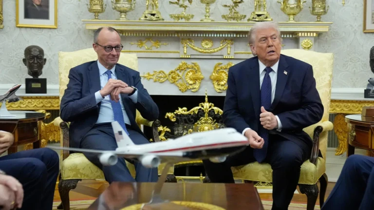 Τραμπ κατά Σάντσεθ, διακόπτει το εμπόριο με Ισπανία, απαξιώνει τον Στάρμερ: «Δεν είναι και ο Τσώρτσιλ»