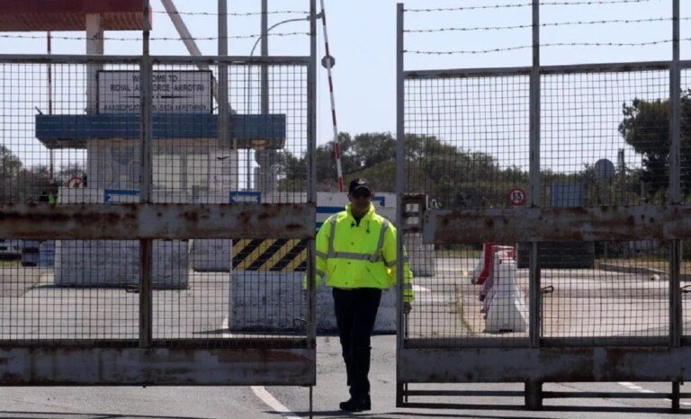 Βρετανία: «Έχουν ληφθεί τα απαραίτητα μέτρα για την προστασία της ασφάλειας της Κύπρου» – Συνάντηση του υφυπουργού Εξωτερικών με Κοινοβουλευτική Ομάδα