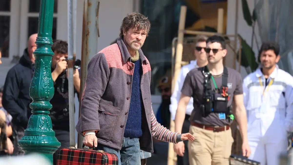 Ο Μπραντ Πιτ σαλπάρει από την Ύδρα, απόβαση και αποχώρηση