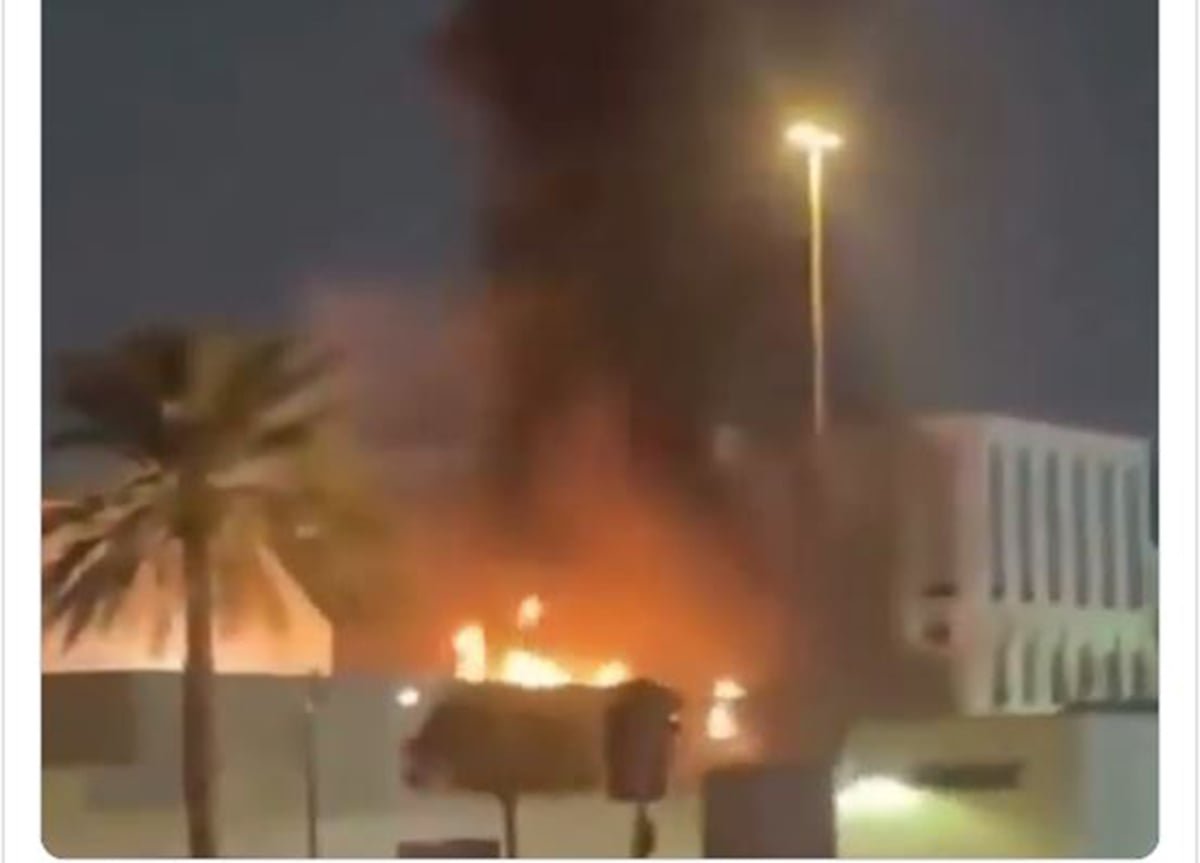 Εκρήξεις και καπνοί στο αμερικανικό προξενείο στο Ντουμπάι