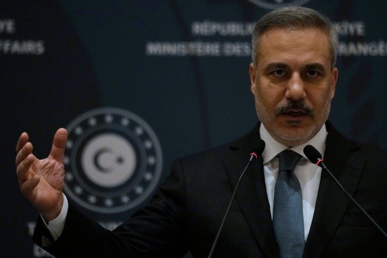 Τουρκία: Κριτική στις επιθέσεις του Ιράν στις χώρες του Κόλπου – «Λανθασμένη στρατηγική» τις χαρακτήρισε ο Χακάν Φιντάν