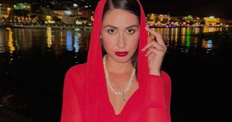 Έλενα Κρεμλίδου: «Την έχω πατήσει από φίλους πολλές φορές…»