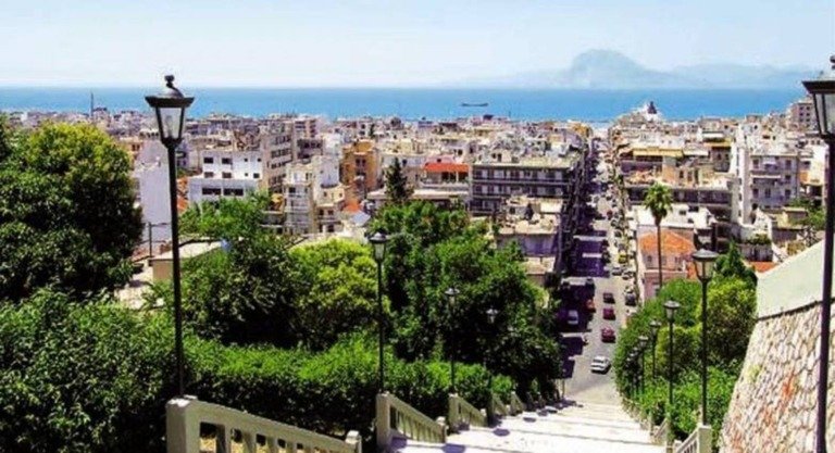 Καιρός: Ανοιξιάτικη λιακάδα με 20άρια σήμερα, «θυμώνει» από αύριο ο Μάρτιος, η πρόγνωση για την Πάτρα