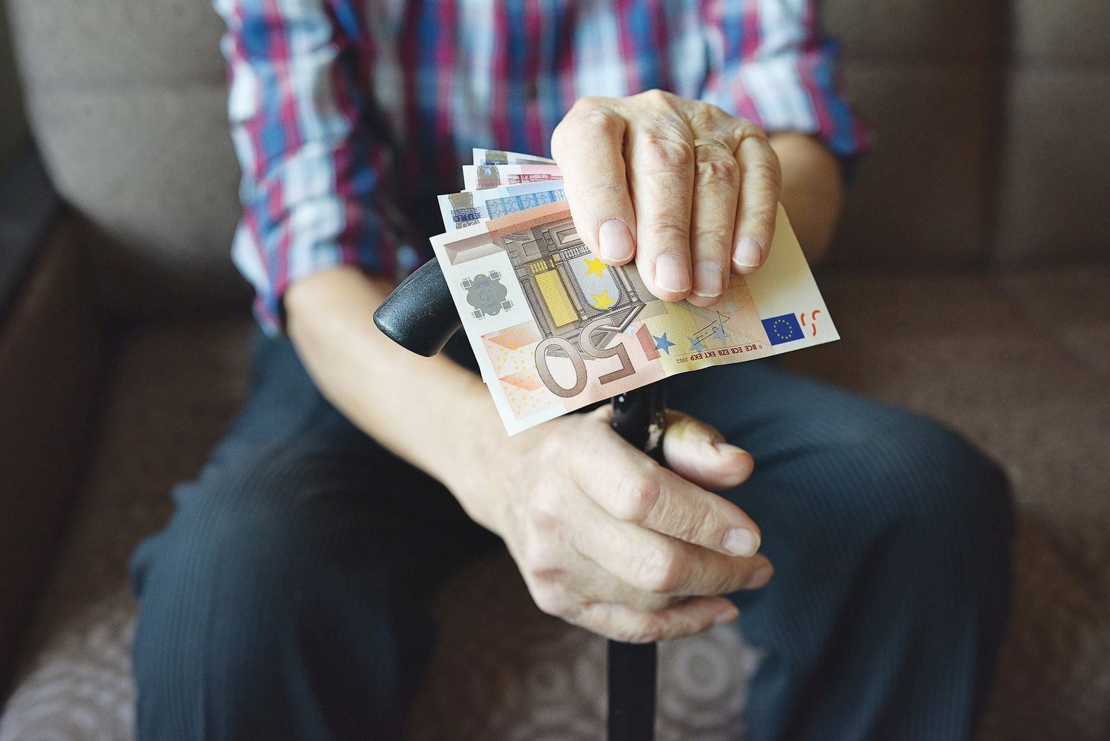 Τεράστιο χάσμα στις συντάξεις: Στον πάτο οι συντάξεις του ιδιωτικού τομέα