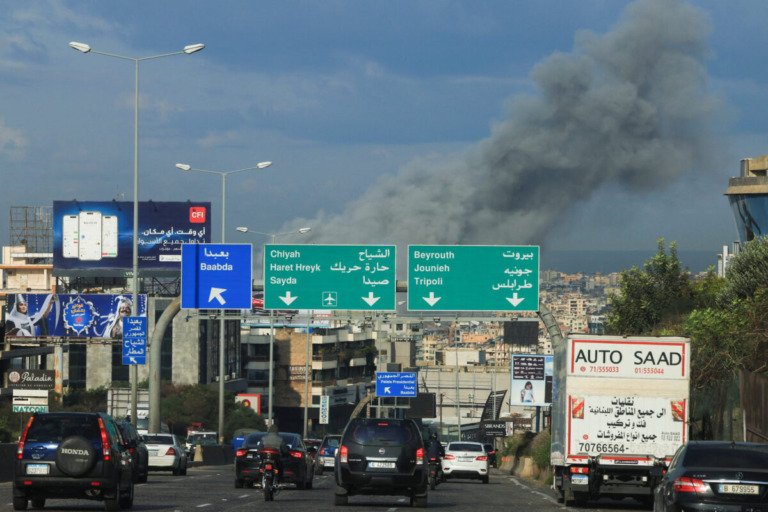 Το Ισραήλ βομβαρδίζει τον Λίβανο: Εκρήξεις σε Βηρυτό και υποδομές της Χεζμπολάχ – Εντολή εκκένωσης και νεκροί