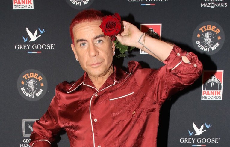 Γιώργος Μαζωνάκης: Εικόνες από το ιδιαίτερο πάρτι και τις εκπλήξεις για τα γενέθλιά του