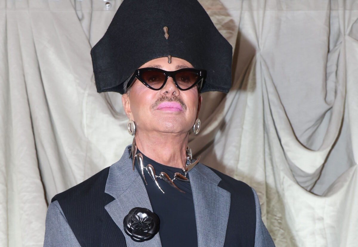 Λάκης Γαβαλάς: Μου λείπει ένα παιδί, το τελευταίο μου φλερτ ήταν μια υπάλληλος γηροκομείου