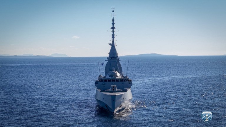 «Δεν είναι στόχος η Ελλάδα» η εκτίμηση της Αθήνας ^ alert για επάρκεια και αυξήσεις στην ενέργεια ^ ο Παπασταύρου πήρε το όπλο του ^ ανοιχτό να παρθούν μέτρα σε ένα ράλι των τιμών ^ απεγκλωβίστηκαν οι 4 βουλευτές που βρέθηκαν στο Βιετνάμ λίγες ώρες πριν την επίθεση ^ ο «Κίμων» στην Κύπρο έδωσε πόντους στη ΝΔ ^ στο ρελαντί η πολιτική αντιπαράθεση λόγω πολέμου