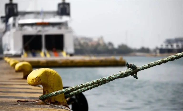 24ωρη απεργία της ΠΝΟ την Πέμπτη – Δεμένα τα πλοία σε όλη τη χώρα