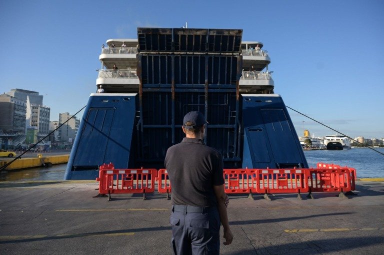 Σε 24ωρη απεργία προχωρά η ΠΝΟ: Η ανακοίνωση για τους εγκλωβισμένους Έλληνες ναυτικούς στη Μέση Ανατολή