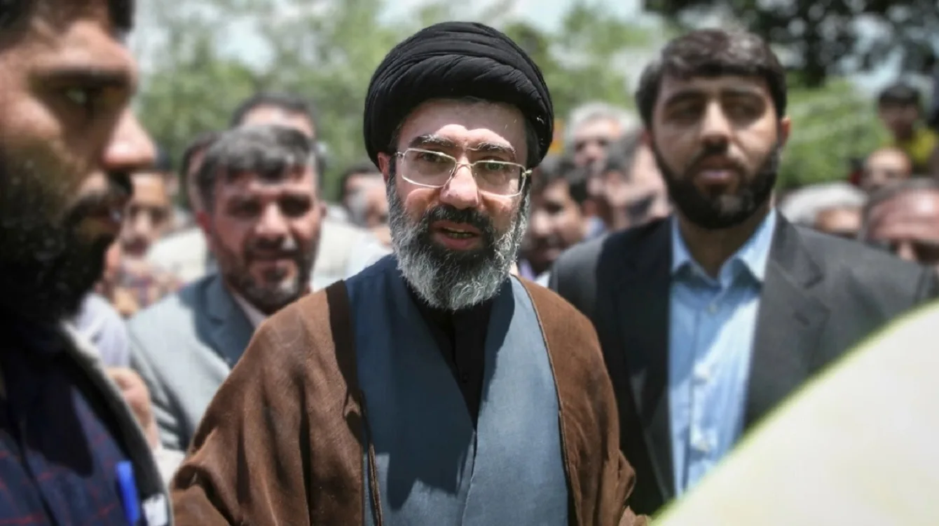 Ιράν: Επέζησε της επίθεσης ο Μοτζτάμπα Χαμενεΐ – Από τα φαβορί για τη διαδοχή της ηγεσίας