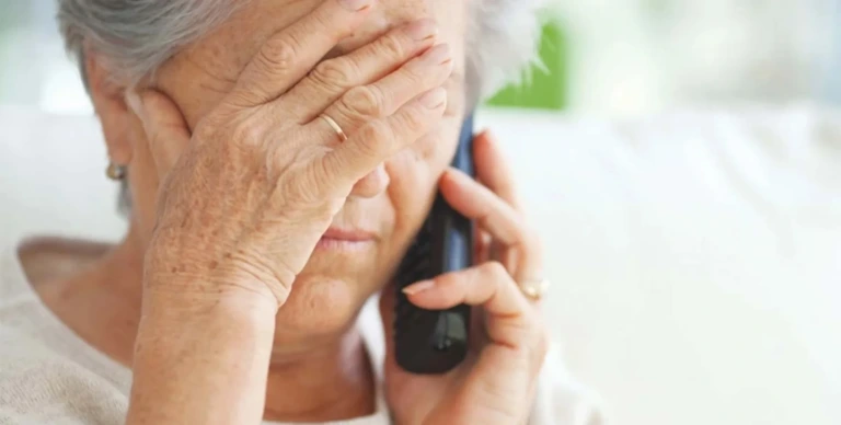 Πάτρα: Παρίστανε τον αστυνομικό για να εξαπατήσει ηλικιωμένη – Δεν ήξερε ότι η κόρη της είναι αστυνομικός!