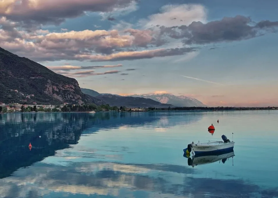 Καμένα Βούρλα: η λουτρόπουλη της Ελλάδας