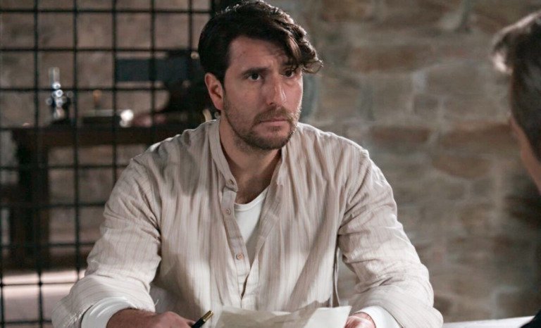 Grand Hotel – επόμενο επεισόδιο: Ο Ρήγας απειλεί την Κυβέλη ότι θα αποκαλύψει τη σχέση τους στα παιδιά της