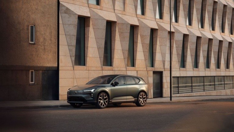 Volvo: Αυξάνει την παραγωγή του EX60 για να καλύψει τη ζήτηση