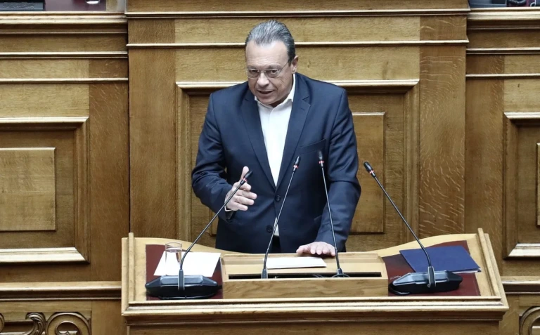 Φάμελλος κατά κυβέρνησης για τη στάση στη Μέση Ανατολή: Ζητά σύγκληση Συμβουλίου Πολιτικών Αρχηγών