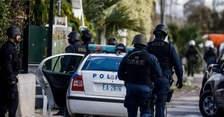 Ζεφύρι: Εντοπίστηκε τηλεφωνικό κέντρο απάτης – Έξι συλλήψεις και λεία πάνω από 300.000 ευρώ