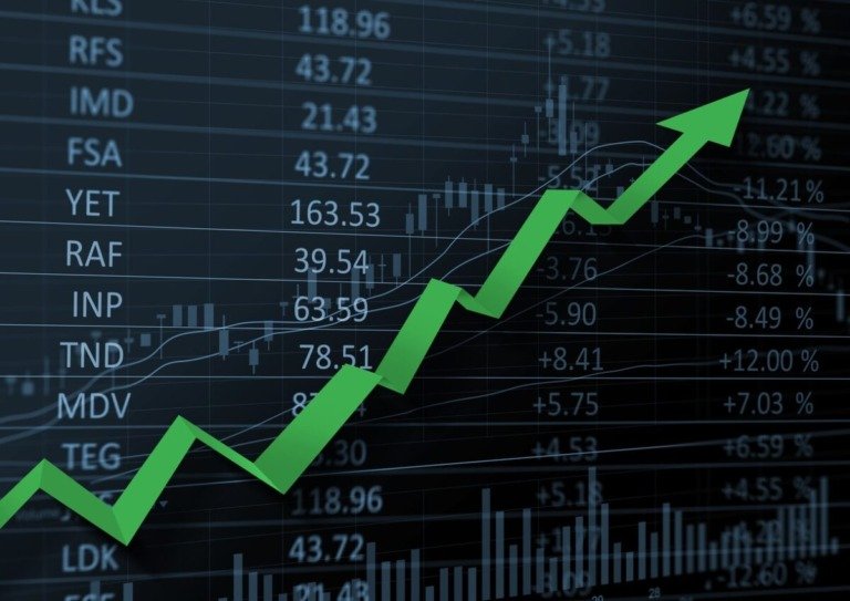 Ανοδικό ξέσπασμα στο Χρηματιστήριο Αθηνών που καλύπτει τις χθεσινές απώλειες, στο +4,30% ο Γενικός Δείκτης – Πράσινα ταμπλό και στην Ευρώπη