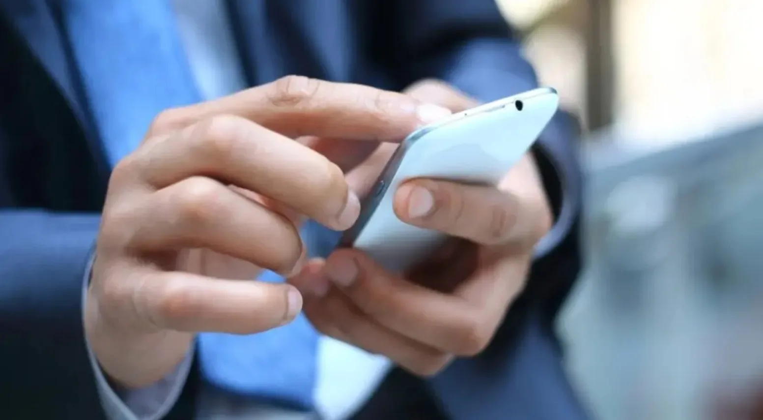 Δωρεάν επικοινωνία για Έλληνες στον Κόλπο: Έκτακτα μέτρα από το Υπουργείο Ψηφιακής Διακυβέρνησης