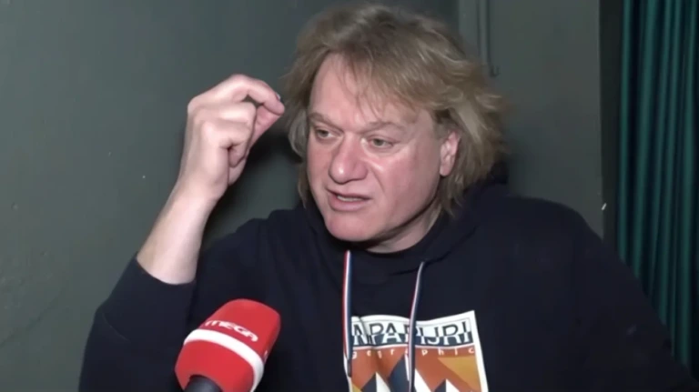 Πέτρος Γαϊτάνος: Γονείς μου λένε ότι νανουρίζουν τα παιδιά τους με τους ύμνους μου