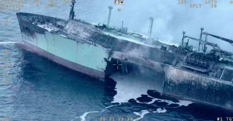 Άνοιξε στα δύο δεξαμενόπλοιο που μετέφερε LNG στη Μεσόγειο – Η Ρωσία κατηγορεί την Ουκρανία