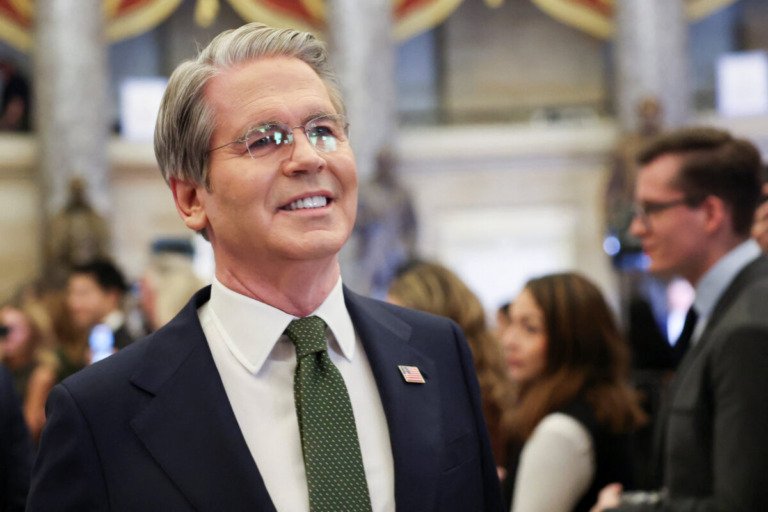 Μπέσεντ: Ο παγκόσμιος δασμός 15% θα εφαρμοστεί μέσα  στην εβδομάδα