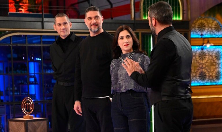 MasterChef: Στην αποψινή ομαδική δοκιμασία οι δύο μπριγάδες καλούνται να ετοιμάσουν τέσσερα πιάτα