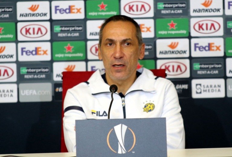 Γιώργος Δώνης: «Βλέπω από το μπαλκόνι μου τα drone που χτυπούν το Μπαχρέιν»