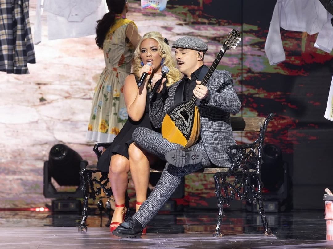 J2US: Αυτός ο τραγουδιστής θα πάρει τη θέση του Κώστα Δόξα μετά την απομάκρυνσή του