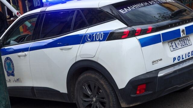 Μενίδι: Συνελήφθησαν 9 ανήλικοι που έστηναν εμπόδια στον δρόμο και λήστευαν οδηγούς