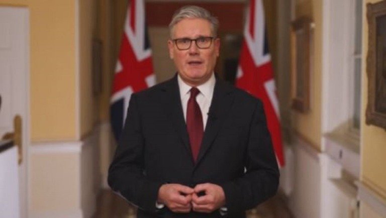 Κιρ Στάρμερ για Μέση Ανατολή: Το Λονδίνο πρέπει να διατηρήσει την ψυχραιμία του