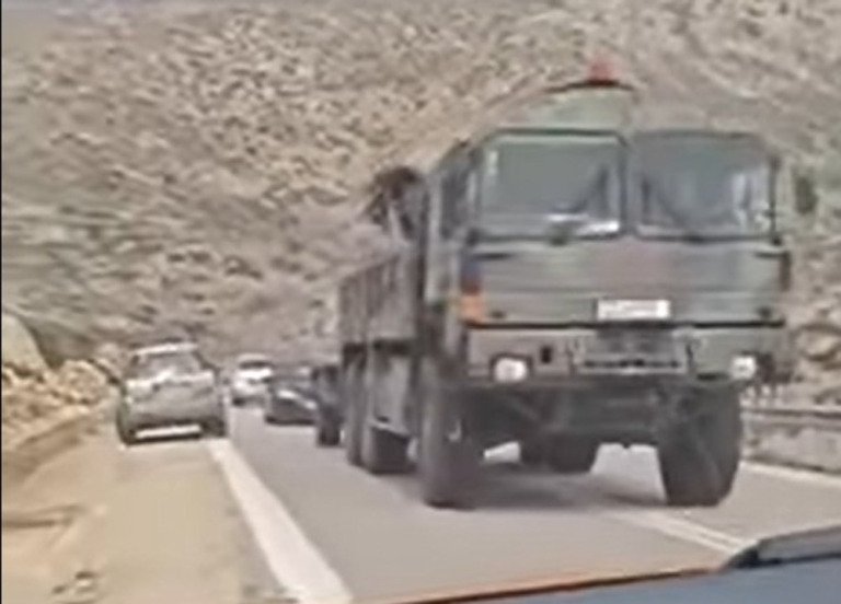 Εικόνες από τη μεταφορά της συστοιχίας των πυραύλων Patriot στην Κάρπαθο