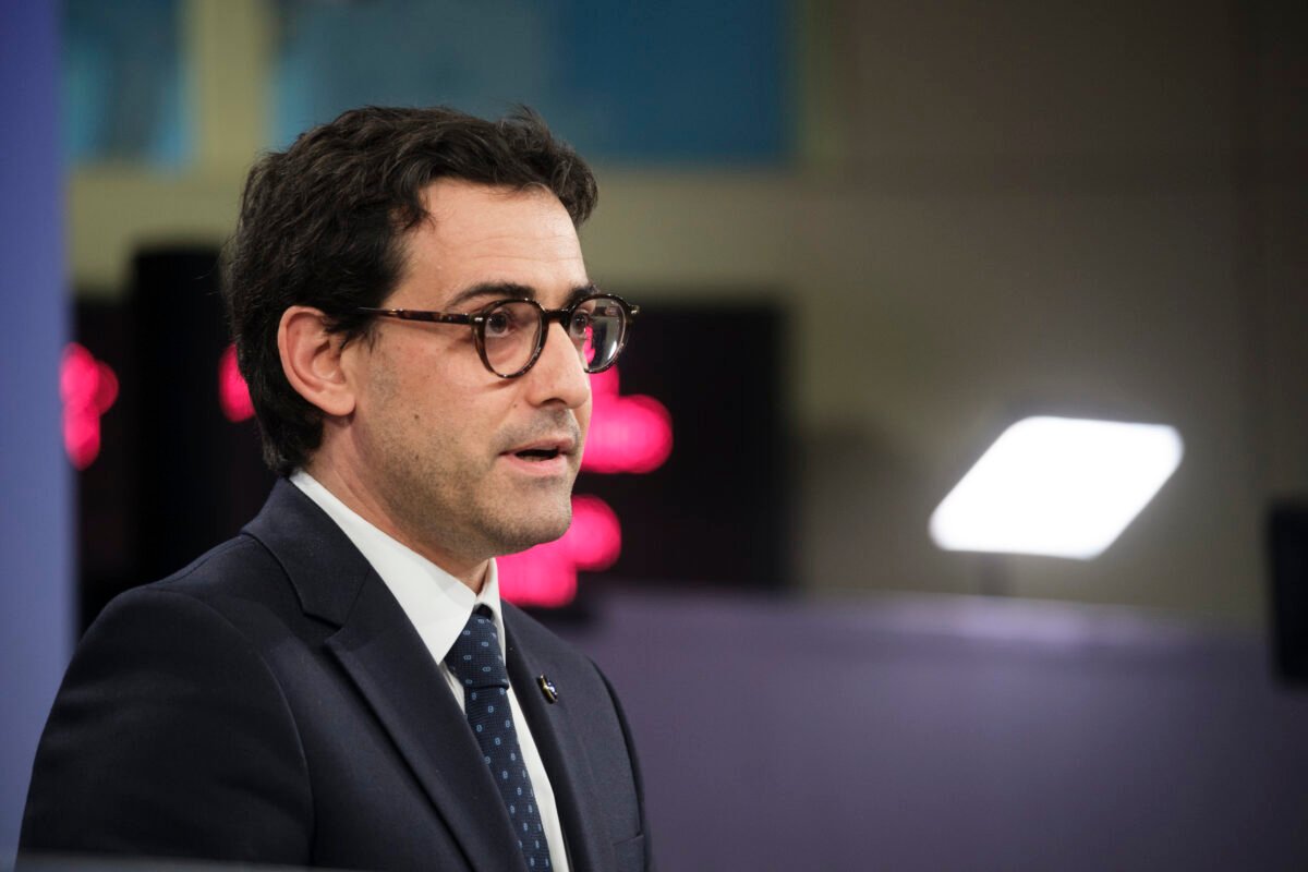 Προειδοποίει ο ευρωπαίος επίτροπος τον Τραμπ: «Απειλές κατά Σάντσεθ, αποτελεί εξ ορισμού απειλή κατά της ΕΕ»