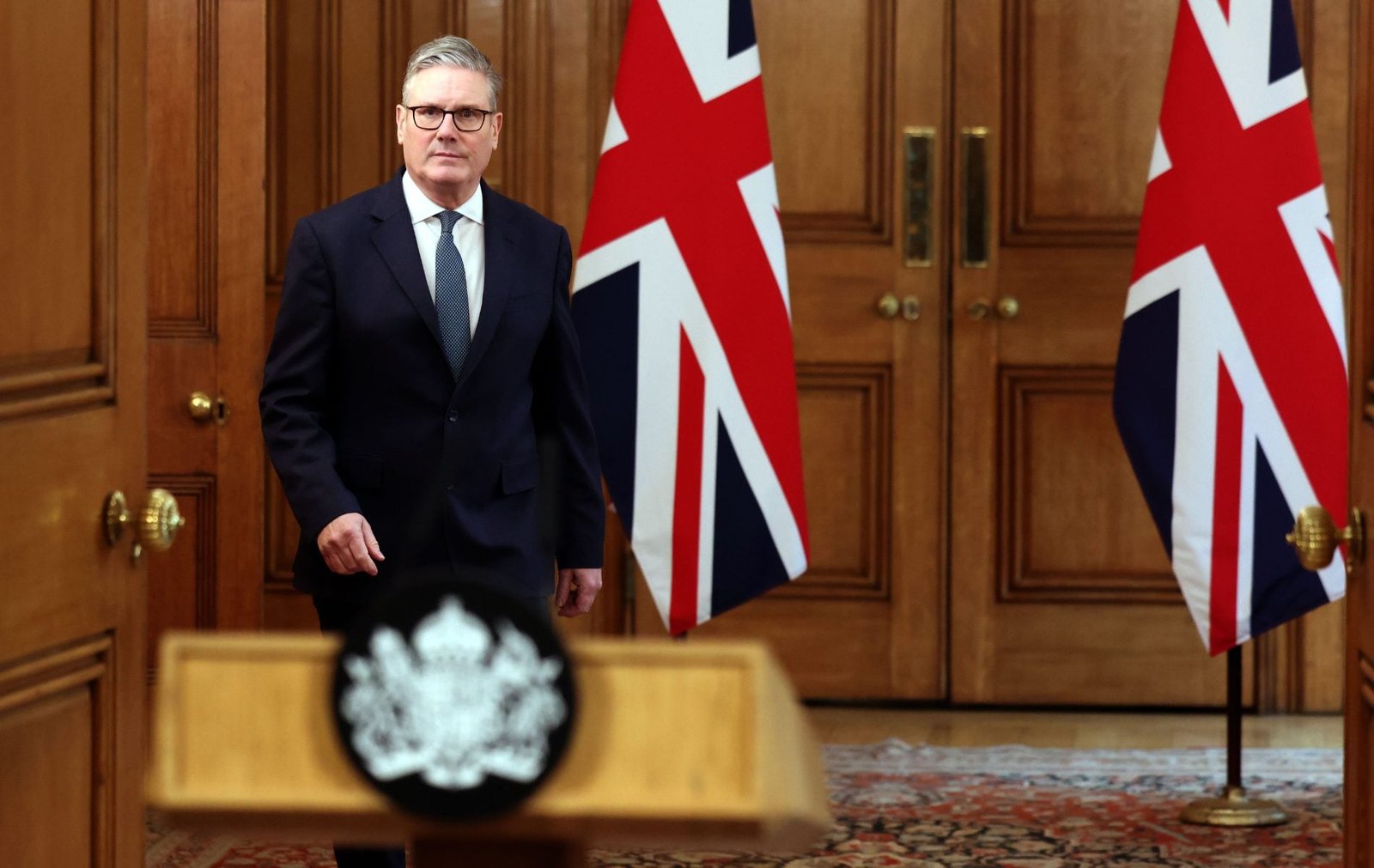 Κιρ Στάρμερ: Αντιμέτωπος με την πρώτη μεγάλη κρίση στη Βρετανία