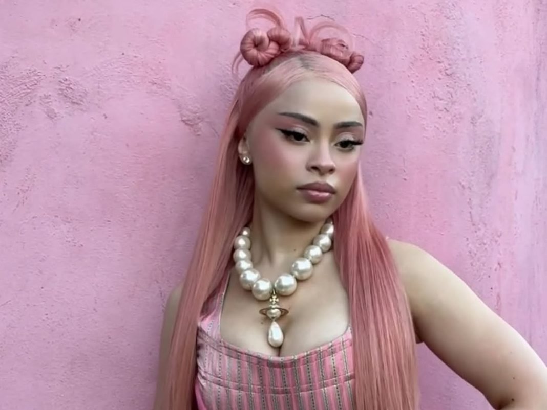 Η Ice Spice αποκαλύπτει την αλήθεια πίσω από την αλλαγή στην εμφάνισή της