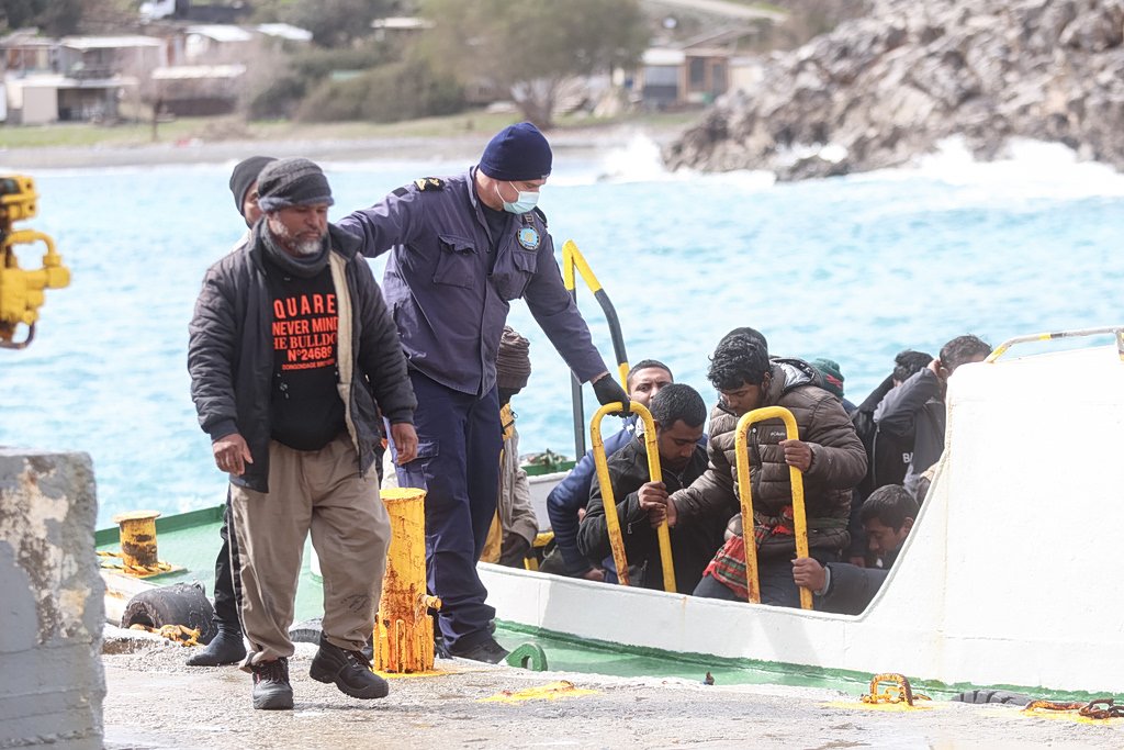 Από… κόσκινο τα άσυλα – Ρεκόρ ανακλήσεων στην Ελλάδα