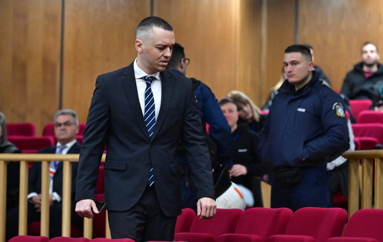 Σε απόγνωση οι εγκληματίες της Χρυσής Αυγής, ύστατη μάχη για τα ελαφρυντικά