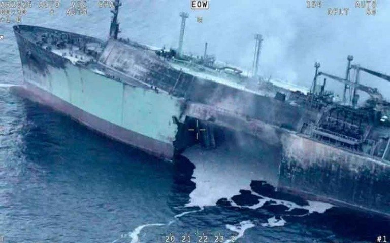 Χτυπήθηκε δεξαμενόπλοιο που μετέφερε LNG στη Μεσόγειο, η Ρωσία κατηγορεί την Ουκρανία (video)