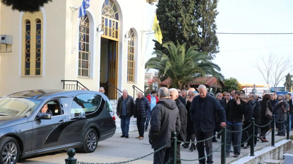 Είπαν το τελευταίο «αντίο» στον Δανιήλ (pics)