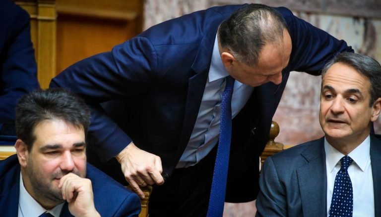 Βουλή: Οριακά «πέρασε» η επιστολική ψήφος αποδήμων – Απλή πλειοψηφία για την περιφέρεια αποδήμων