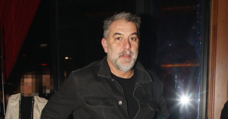 Βασίλης Μπισμπίκης: «Πέρασα ένα κομμάτι σκληρής αλητείας, αδέσποτος στην Αθήνα, ουσίες, δεν τελείωσα το σχολείο»