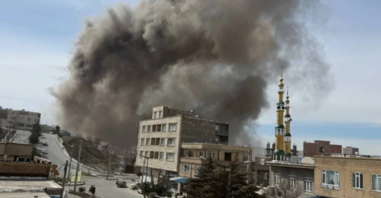 Μεγάλη έκρηξη σε βάση των Φρουρών της Επανάστασης στην πόλη Μπανέχ του Δυτικού Κουρδιστάν, ΒΙΝΤΕΟ